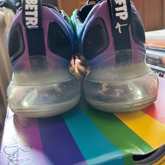 2019 Gilbert Baker “Be True” Nike Air Max 720, M 4, W 5.5 with box - Picture 4 of 11